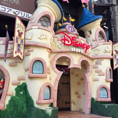Compras de recuerdos en Disney Store Japón 