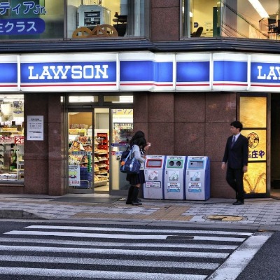 Compras bollería en Kombini Lawson