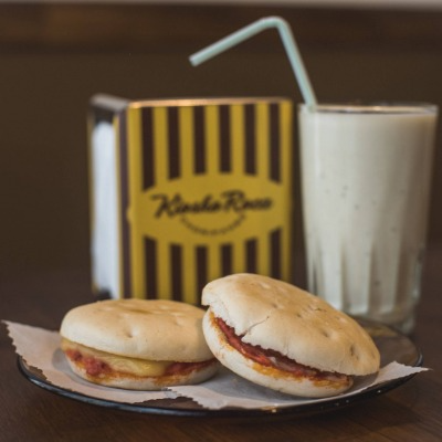 Choripán y Leche con Plátano