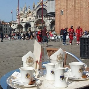 Espressos en el Caffè Florian de Venecia
