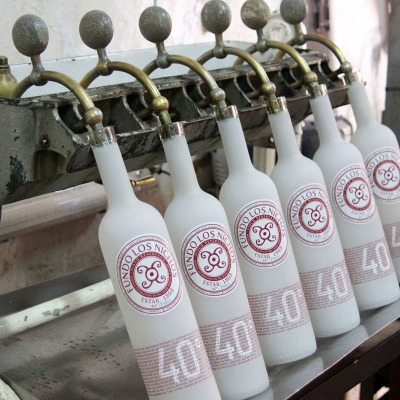 Un año de pisco "Fundo los Nichos" para Velozo